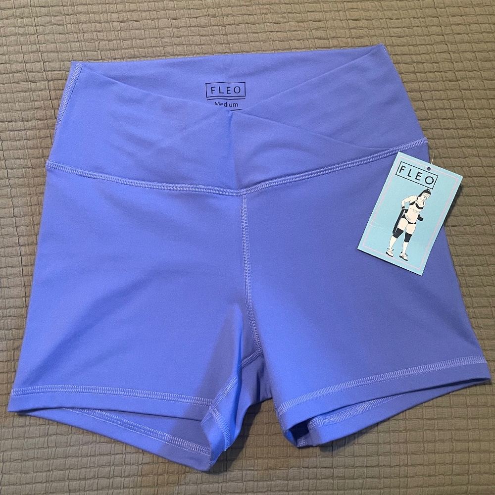 Fleo V Waistband Short with 3" Inseam - Medium